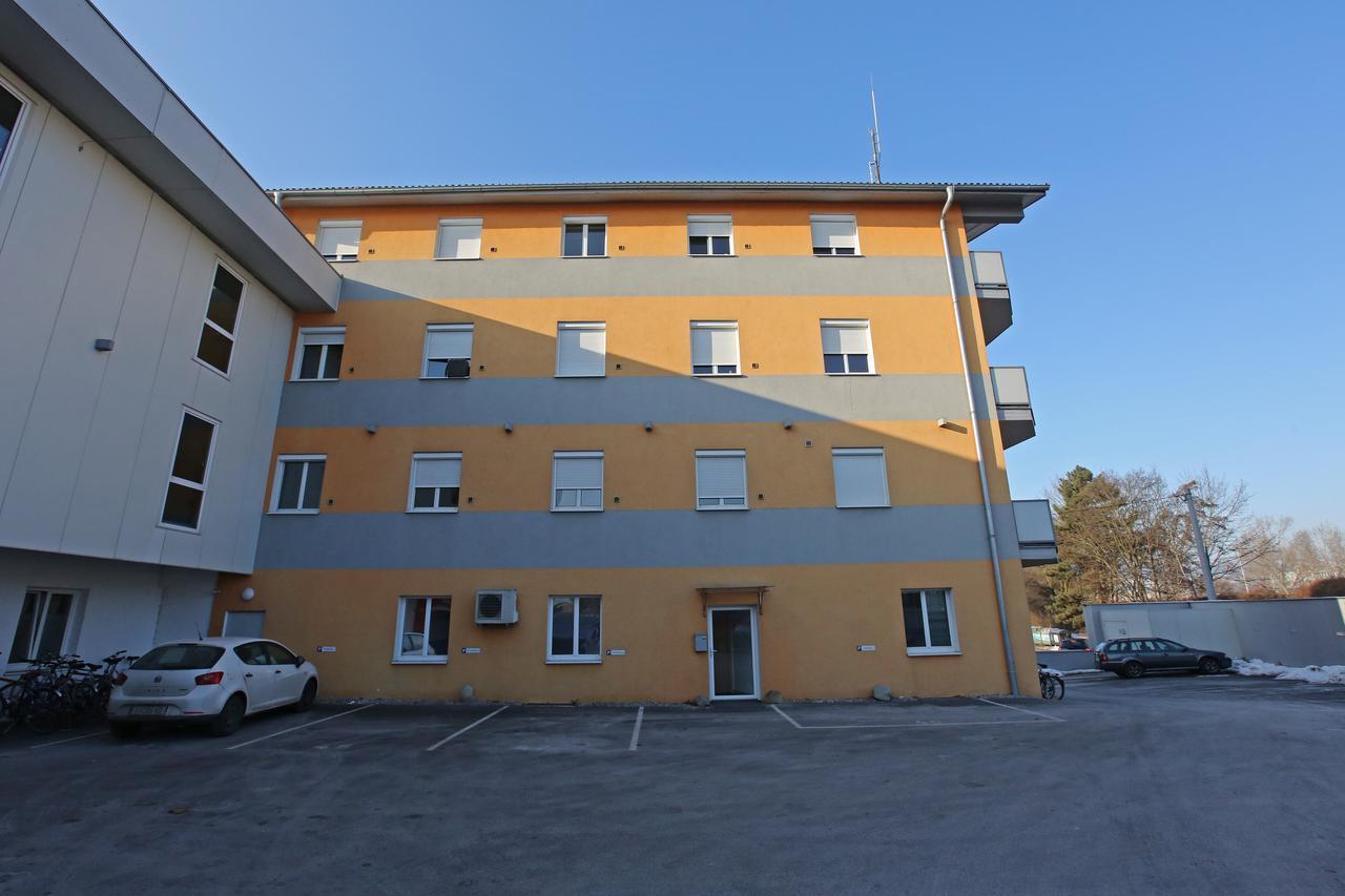 Montagehotel Living@Linz Buitenkant foto
