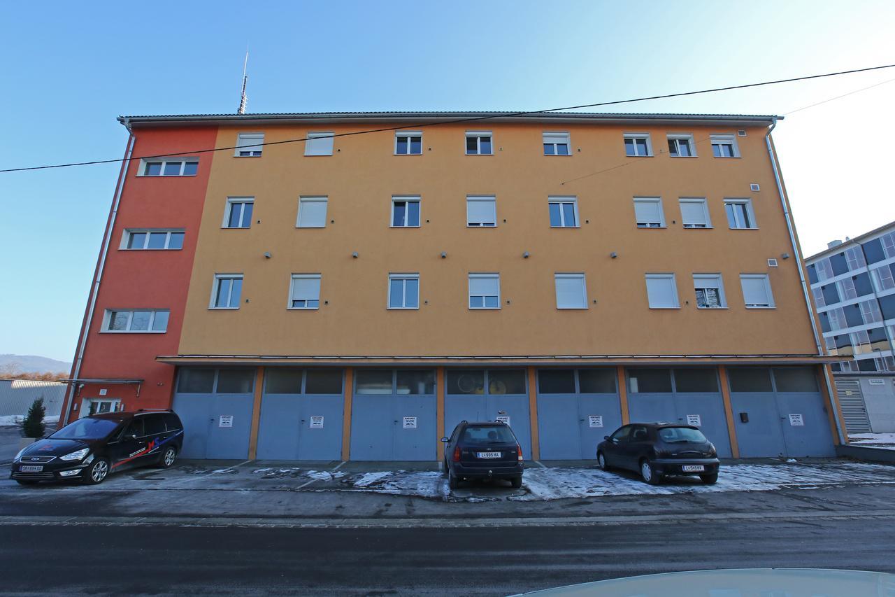 Montagehotel Living@Linz Buitenkant foto