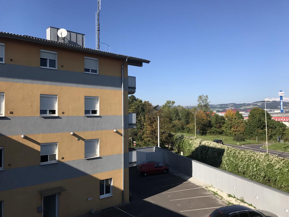 Montagehotel Living@Linz Buitenkant foto